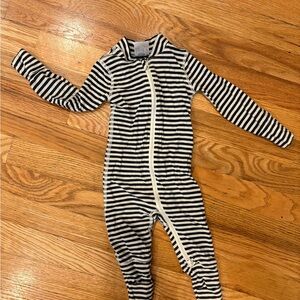 Hanna Andersson Black and White Striped stretchy Kids Footie